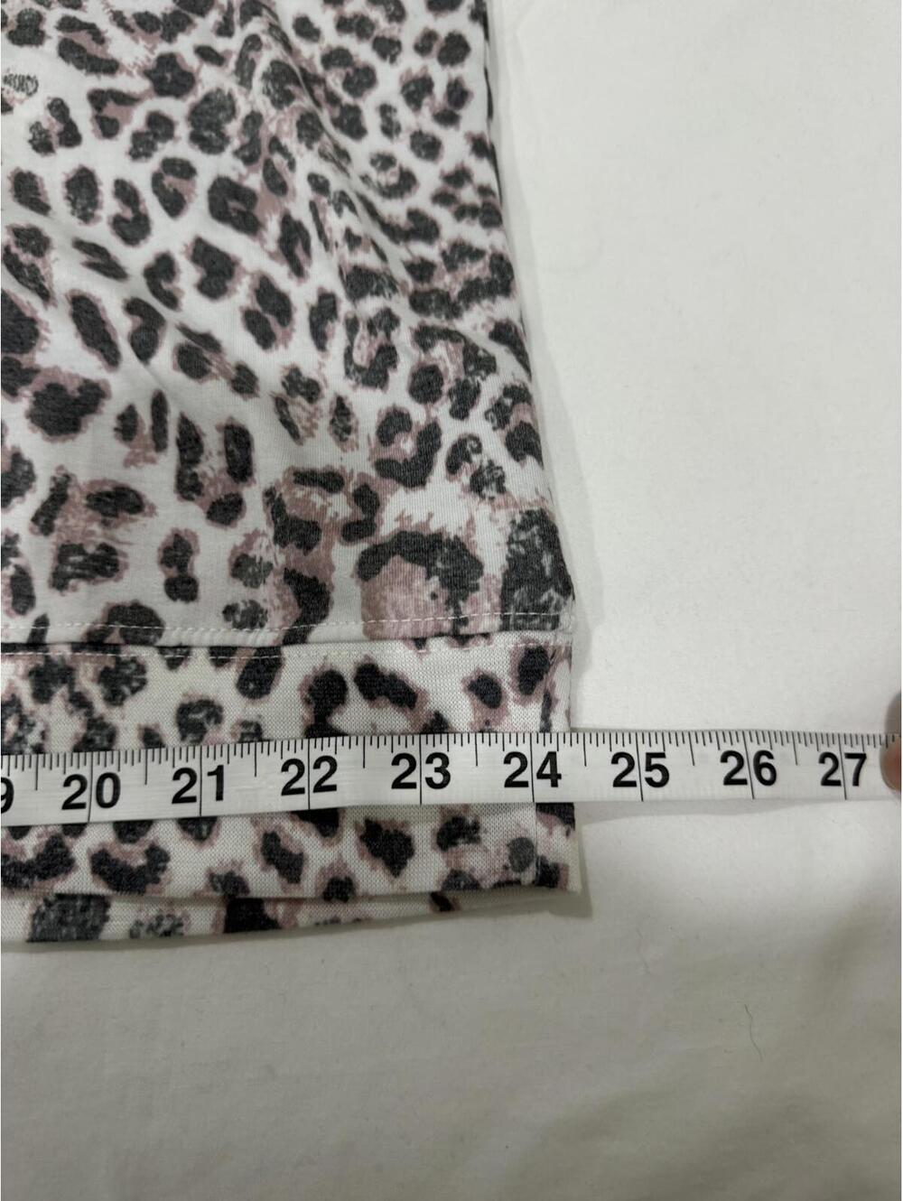 NWT Buc-ee’s Leopard Print Fleece Pullover Gray & Pink Plus 2X Cozy Loungewear - Picture 9 of 9